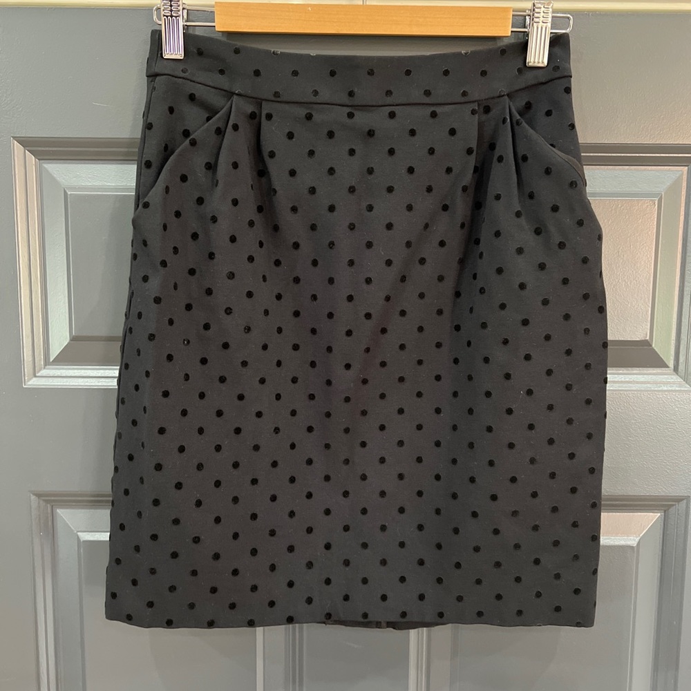 KATE SPADE BLACK POLK DOT VISCOSE BLEND PENCIL SKIRT SIZE: 4